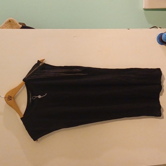 5 For $15 cap sleeve asymmetrical tshirt with metal tassel & zipper - Picture 2 of 9